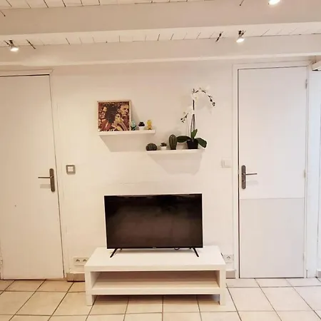Gregbnb - T2 Climatise Mezzanine - Atypique - Centre Ancien - 5e Etage Sans Ascenseur 툴롱