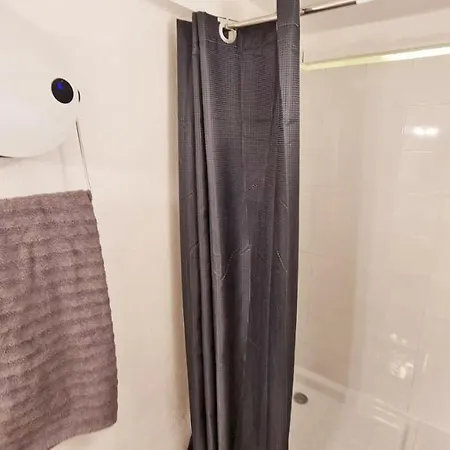 Gregbnb - T2 Climatisé Mezzanine - Atypique - Centre Ancien - 5e Etage Sans Ascenseur